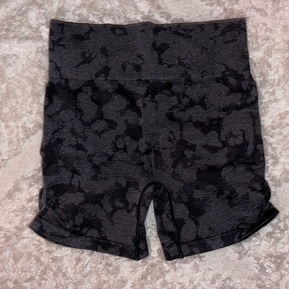 gymshark shorts - Picture 2 of 2